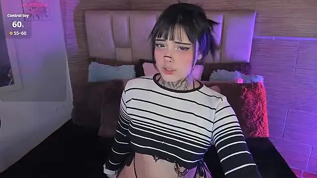 Snapshot of mia_catt05 chatting on May 22, 2026, 3:59 am mia catt05 online show from May 22, 2026, 3:59 am