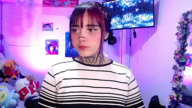 Snapshot of mia_catt05 chatting on July 18, 2026, 4:21 am mia catt05 online show from July 18, 2026, 4:21 am