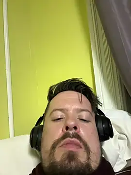 Snapshot of husband4555 chatting on March 28, 2026, 1:17 am husband4555 online show from March 28, 2026, 1:17 am