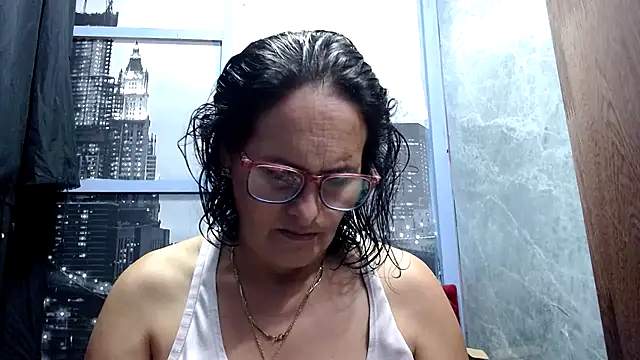 Nastylatinaxxx online show from March 10, 2026, 12:03 am