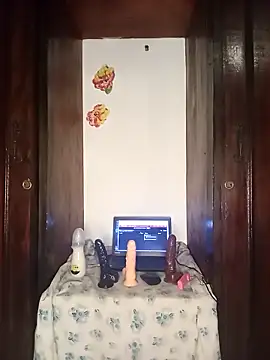 The-Peach-Flexer online show from November 26, 2025, 9:15 pm