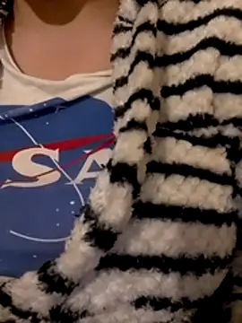 Snapshot of Zanoba-16 chatting on March 4, 2026, 5:53 pm Zanoba-16 online show from March 4, 2026, 5:53 pm