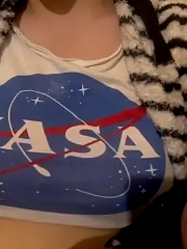 Snapshot of Zanoba-16 chatting on March 5, 2026, 12:35 pm Zanoba-16 online show from March 5, 2026, 12:35 pm