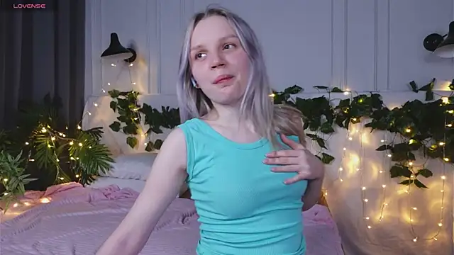 Snapshot of Beatrica_Klein chatting on March 11, 2025, 6:08 pm Beatrica Klein online show from March 11, 2025, 6:08 pm