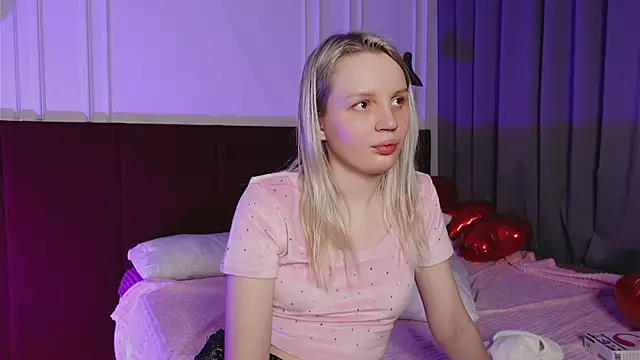 Snapshot of Beatrica_Klein chatting on February 16, 2025, 5:15 pm Beatrica Klein online show from February 16, 2025, 5:15 pm