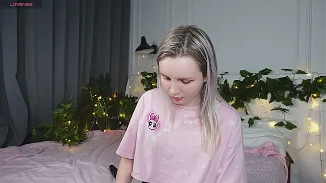 Snapshot of Beatrica_Klein chatting on March 12, 2025, 5:28 pm Beatrica Klein online show from March 12, 2025, 5:28 pm