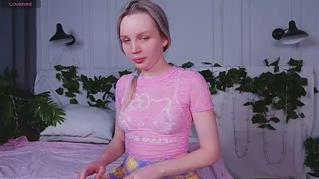 Snapshot of Beatrica_Klein chatting on March 9, 2025, 1:48 pm Beatrica Klein online show from March 9, 2025, 1:48 pm