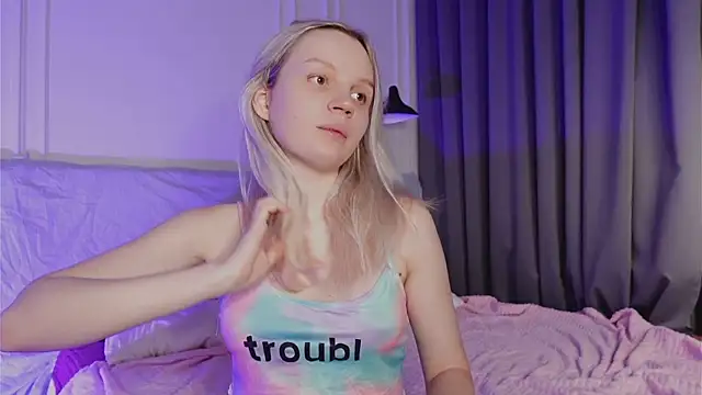 Snapshot of Beatrica_Klein chatting on February 19, 2025, 2:11 pm Beatrica Klein online show from February 19, 2025, 2:11 pm