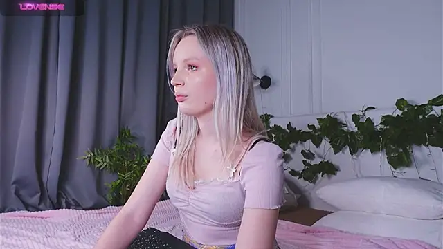 Snapshot of Beatrica_Klein chatting on March 7, 2025, 4:11 pm Beatrica Klein online show from March 7, 2025, 4:11 pm