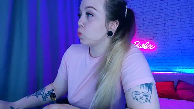 -Stacyy- online show from July 23, 2026, 8:22 am