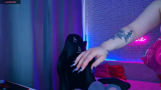 -Stacyy- online show from May 28, 2026, 4:09 am