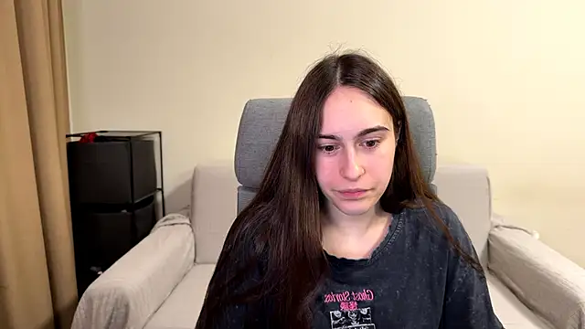 AliceKolltt online show from June 6, 2026, 8:36 pm