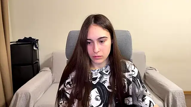 AliceKolltt online show from June 10, 2026, 8:21 pm