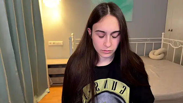 AliceKolltt online show from June 16, 2026, 8:53 pm