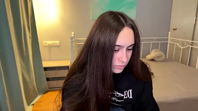 AliceKolltt online show from July 7, 2026, 2:31 pm
