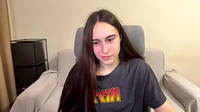 AliceKolltt online show from June 3, 2026, 9:30 pm