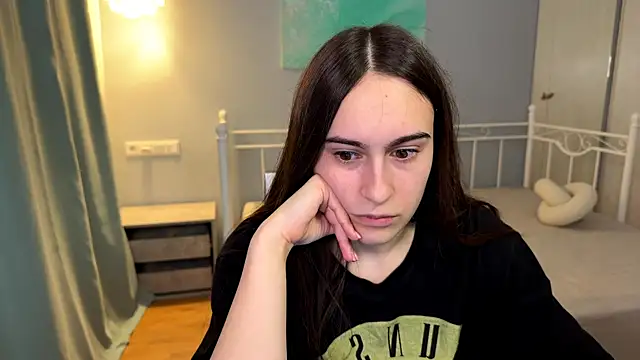 AliceKolltt online show from July 10, 2026, 7:14 pm