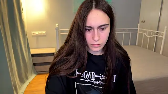 AliceKolltt online show from July 14, 2026, 2:05 am