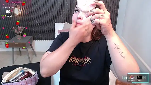 Snapshot of Aabby_lee chatting on October 28, 2025, 7:13 pm Aabby lee online show from October 28, 2025, 7:13 pm