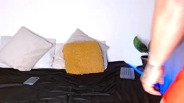 frank myles online show from February 8, 2026, 8:39 pm