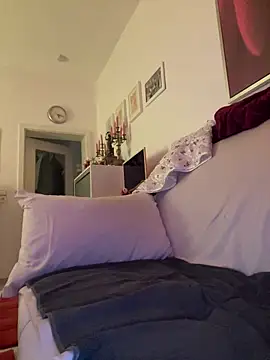 Frank22xx online show from November 30, 2025, 4:19 pm