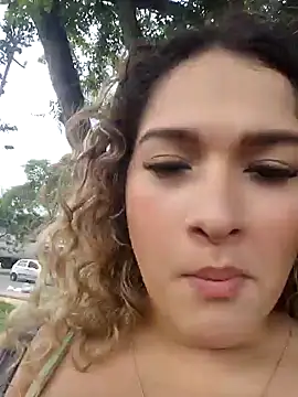 Sara smiiith211 online show from December 4, 2025, 7:13 pm