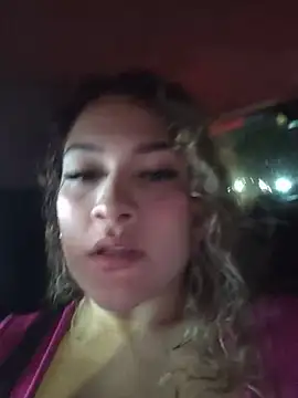 Sara smiiith211 online show from June 19, 2026, 12:49 am