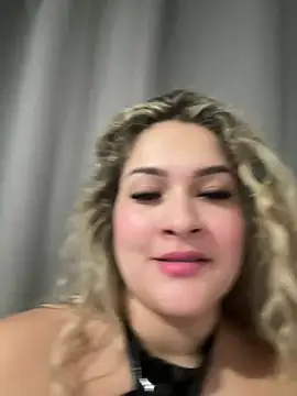 Sara smiiith211 online show from July 5, 2026, 1:32 am