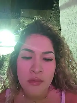 Sara smiiith211 online show from June 16, 2026, 1:16 am