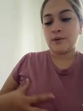 Sara smiiith211 online show from July 9, 2026, 10:31 pm