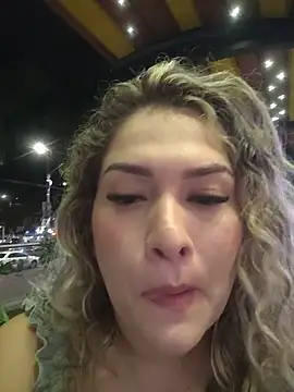 Sara smiiith211 online show from July 14, 2026, 2:05 am