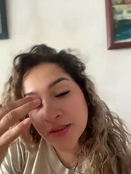 Sara smiiith211 online show from June 21, 2026, 9:31 pm