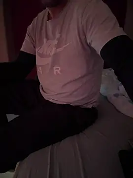 Bennyben8604 online show from December 11, 2024, 7:14 pm