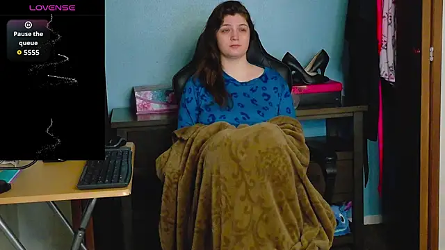 TreeJeanne online show from November 22, 2025, 3:38 am