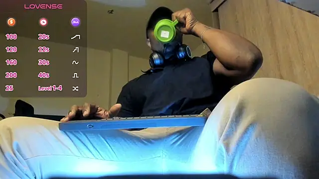 Snapshot of thomas_santtos1 chatting on July 17, 2026, 2:47 pm thomas santtos1 online show from July 17, 2026, 2:47 pm