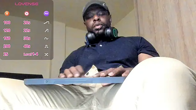 Snapshot of thomas_santtos1 chatting on July 23, 2026, 2:03 pm thomas santtos1 online show from July 23, 2026, 2:03 pm