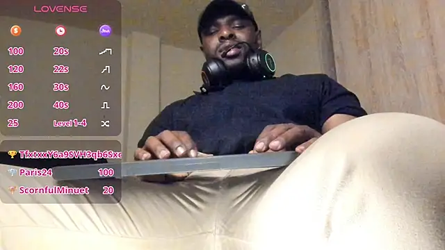Snapshot of thomas_santtos1 chatting on July 18, 2026, 4:48 pm thomas santtos1 online show from July 18, 2026, 4:48 pm