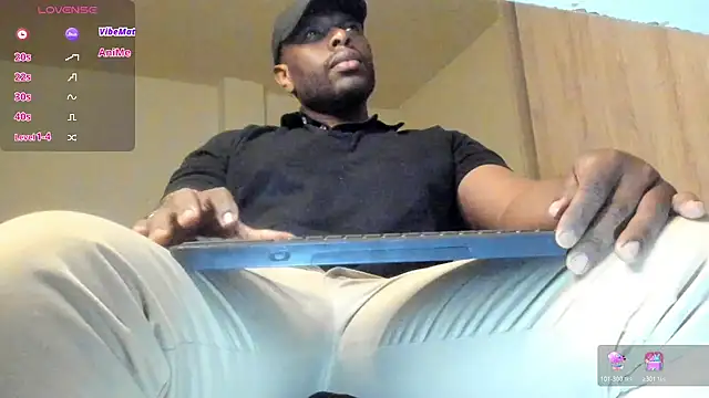 Snapshot of thomas_santtos1 chatting on July 4, 2026, 11:20 pm thomas santtos1 online show from July 4, 2026, 11:20 pm