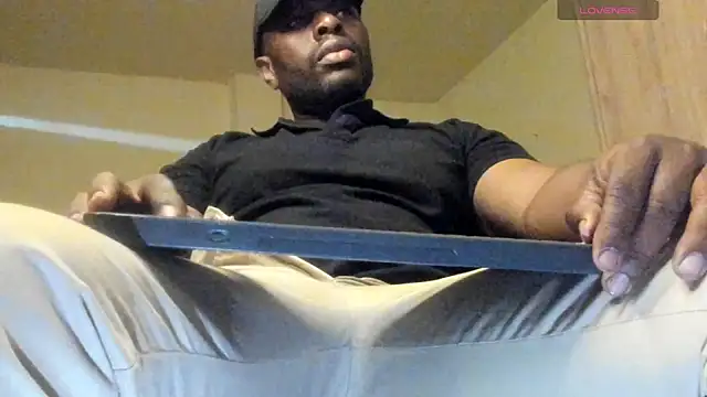 Snapshot of thomas_santtos1 chatting on July 2, 2026, 3:45 am thomas santtos1 online show from July 2, 2026, 3:45 am