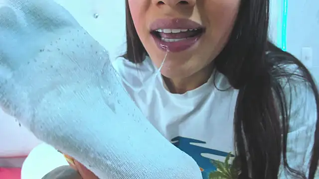Little Jenni online show from July 10, 2026, 1:33 pm