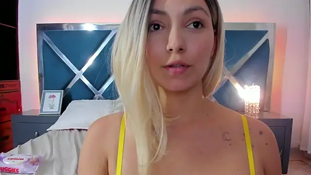 NinnaVous online show from January 30, 2025, 11:34 pm