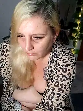 Snapshot of BecciDeluxe chatting on March 23, 2026, 10:48 am BecciDeluxe online show from March 23, 2026, 10:48 am