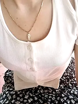 Snapshot of Blythe_69 chatting on February 1, 2025, 2:05 am Blythe 69 online show from February 1, 2025, 2:05 am