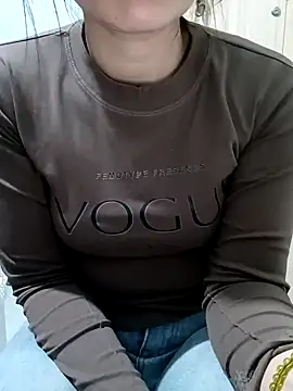 Snapshot of Blythe_69 chatting on February 4, 2025, 10:32 am Blythe 69 online show from February 4, 2025, 10:32 am