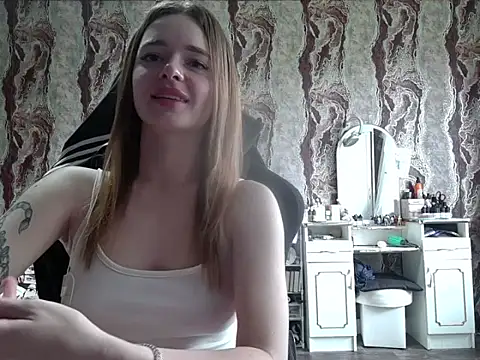 samanta55555 online show from May 18, 2026, 9:36 am
