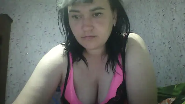 HollyLaBerry online show from June 14, 2026, 5:52 am