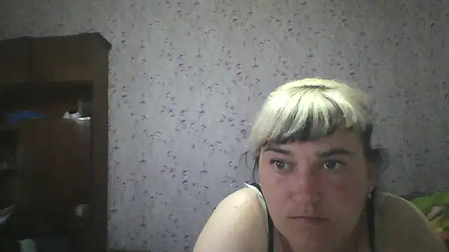 HollyLaBerry online show from June 5, 2026, 1:06 pm