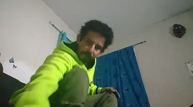 Snapshot of LongDickZee562 chatting on December 28, 2024, 11:09 am LongDickZee562 online show from December 28, 2024, 11:09 am