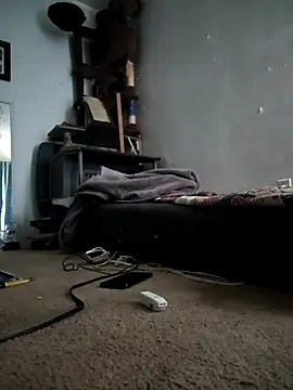 Snapshot of LongDickZee562 chatting on September 10, 2025, 5:12 pm LongDickZee562 online show from September 10, 2025, 5:12 pm