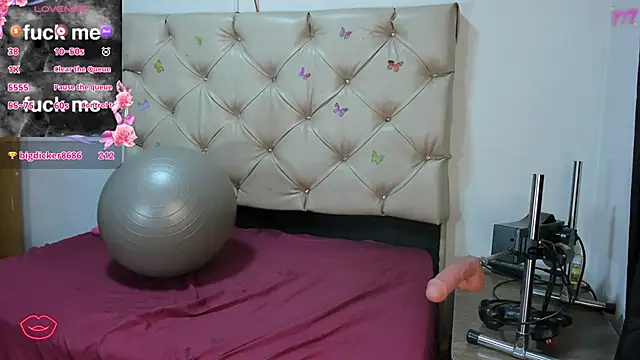 cleopatraa online show from April 16, 2026, 9:39 pm